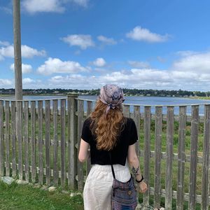 Meet your Posher, Nes